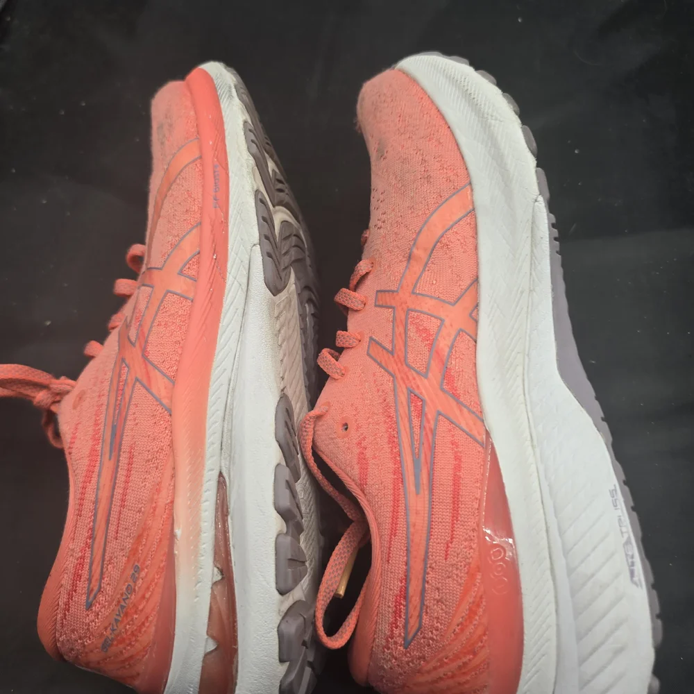 Asics dynamic coral